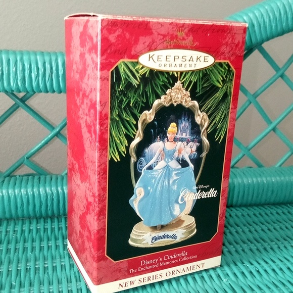 Vintage Hallmark Cinderella - Picture 3 of 8